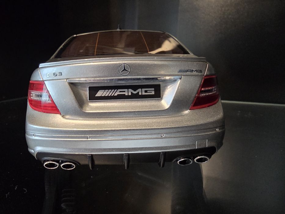 1/18 Mercedes C63 AMG GT Spirit