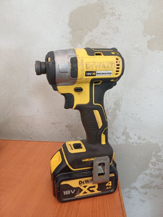 Dewalt DCF887 in stare foarte buna