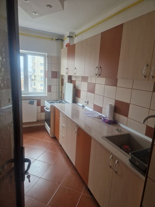 Inchiriez apartament