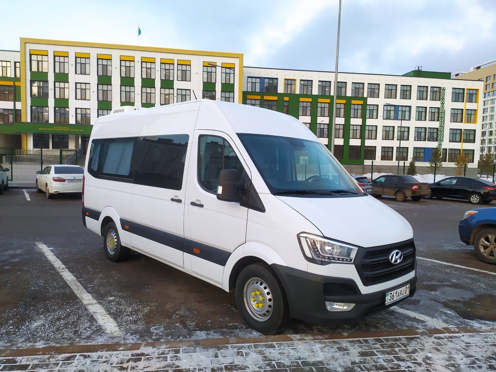 Микроавтобус Хундай н350 Спринтер. Sprinter . Газель . Gazel 10-18 мес