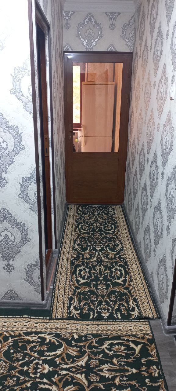 Карши шахар марказидан 2 кават 3 хонали уй сотилади