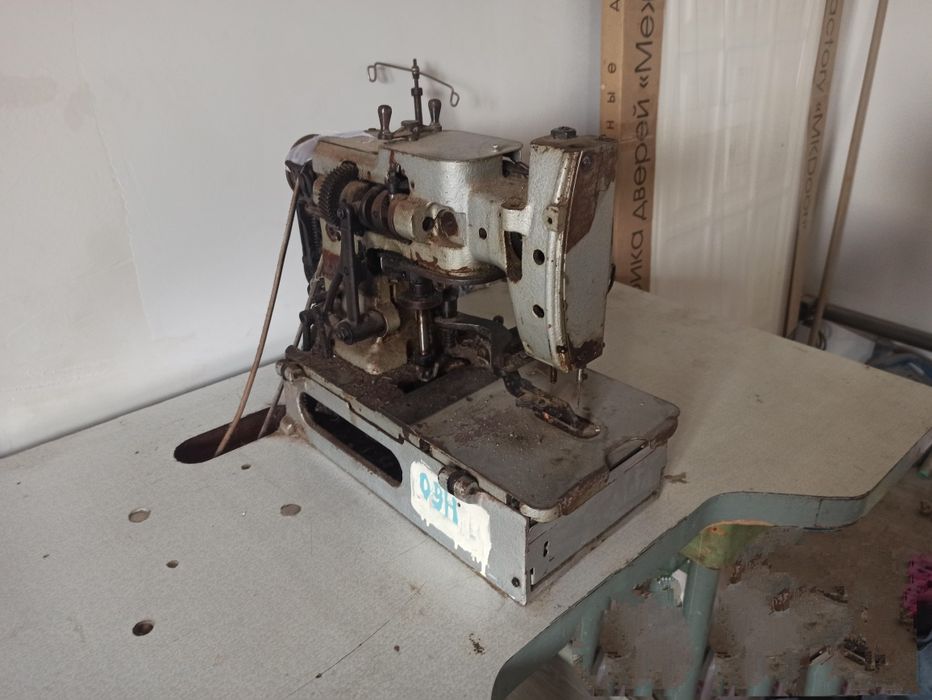 Петельная швейная машина