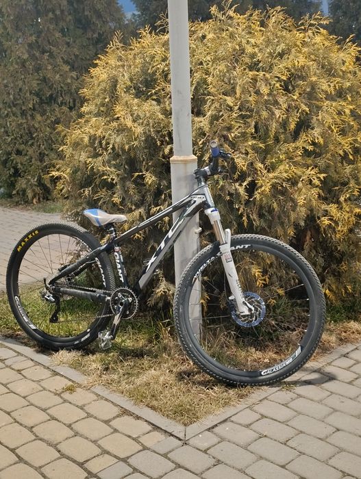 Giant xtc 880 rockshox maxxic sram shimano specialized trek fox