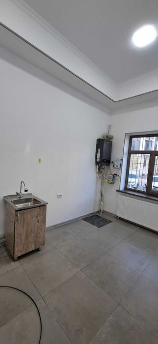 Шахар марказидан барча кулайликларга эга 90 м2  бино ижарага берилади.