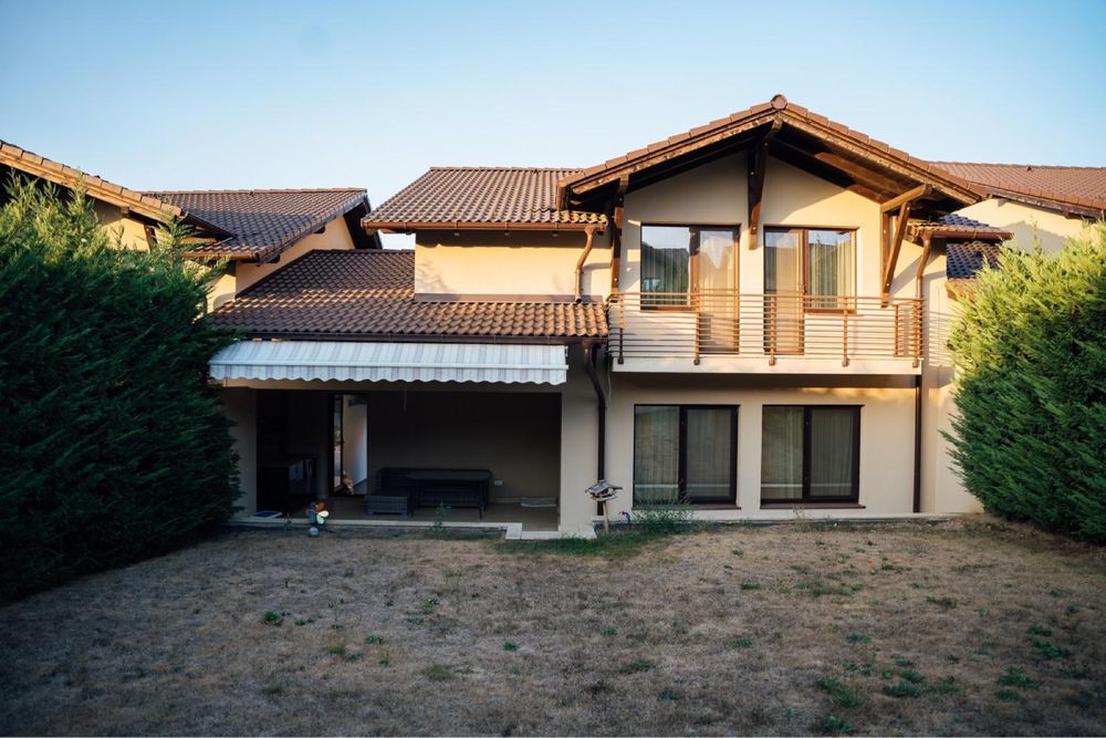 Inchiriez Casa Premium 125m Garaj Dotari moderne Locatie Excelenta