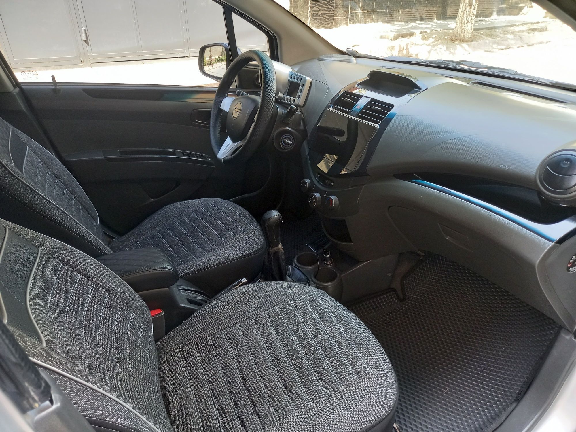 2014 2 poz spark sotiladi