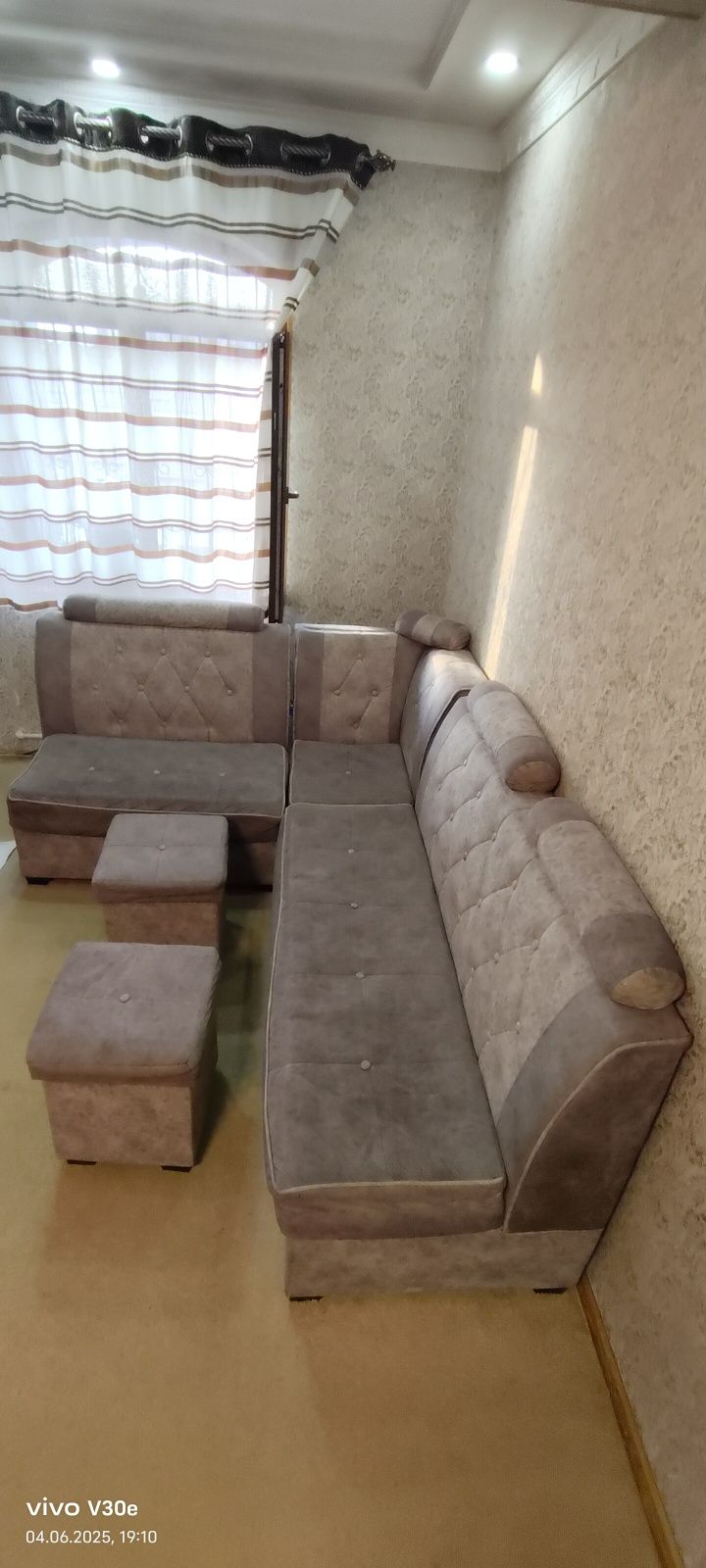 Кухонный мягкий диван. Угловой.
