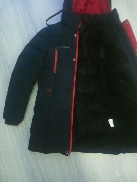 Теплая зимняя куртка на 7,8,9 лет!