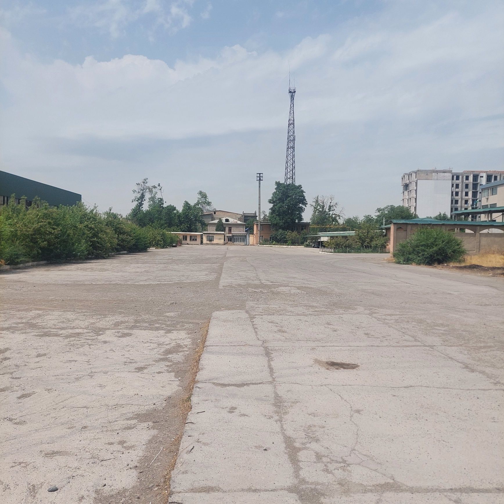 Арендага казлавой кран тегидан ва буш ерларни берамиз.