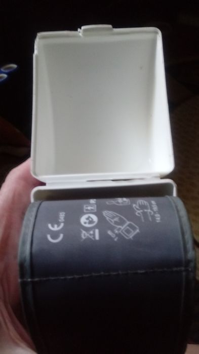 Tensiometru de încheiatura mana la 30 leii.negociabil Pret fix