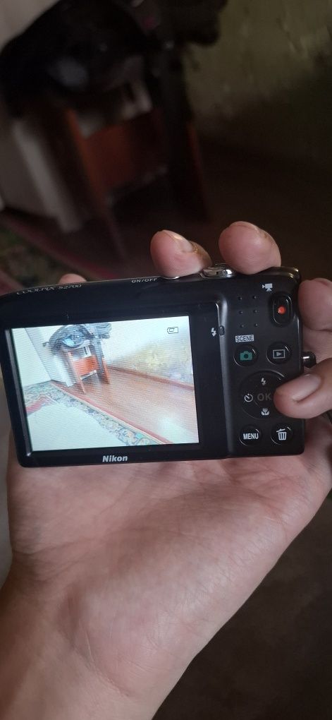Nikon coolpix S2700