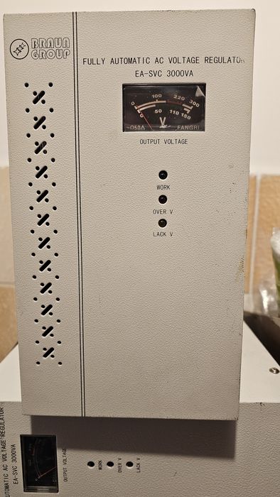 Stabilizator automat de tensiune alternativa 3000VA /1500W