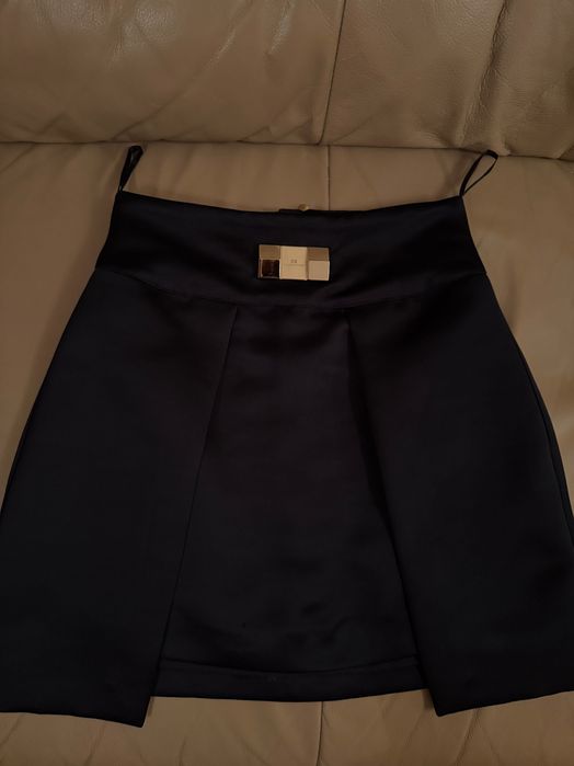 Пола  Elisabetta Franchi размер XS/38 и пола Levis размер S