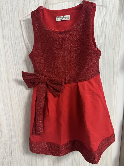 Продавам рокли за  момиченце!