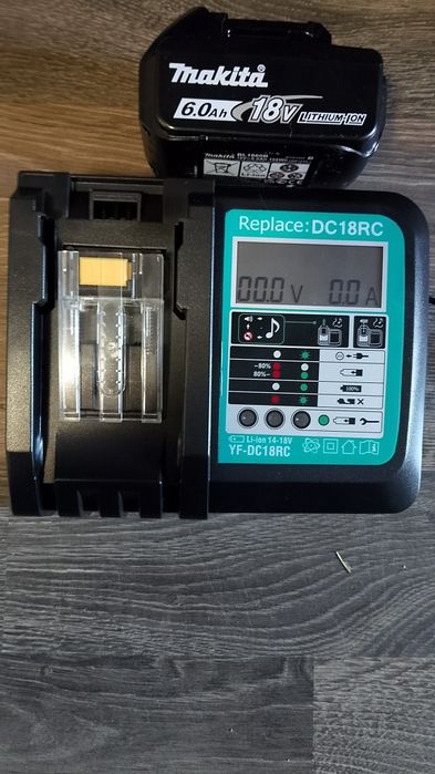 Incarcator pentru baterii makita