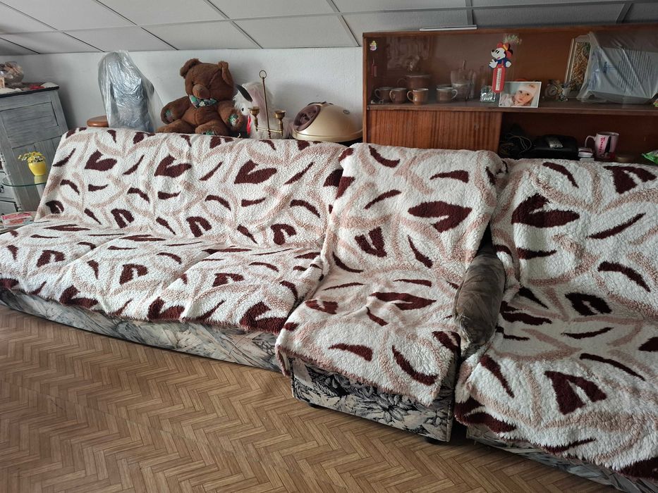 Разтегателен диван и фотьойл