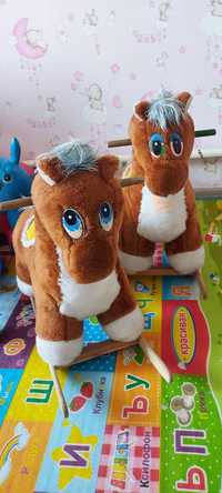 Детские игрушки лошадки качалки и горка