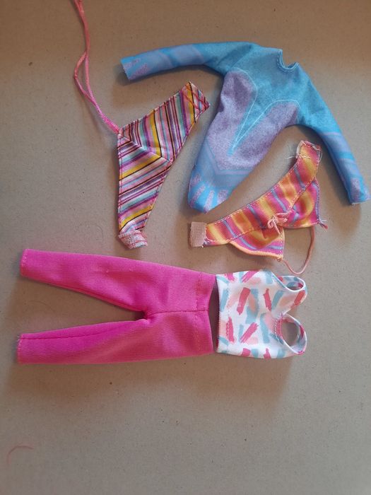 Дрехи за кукли Барби и Кен