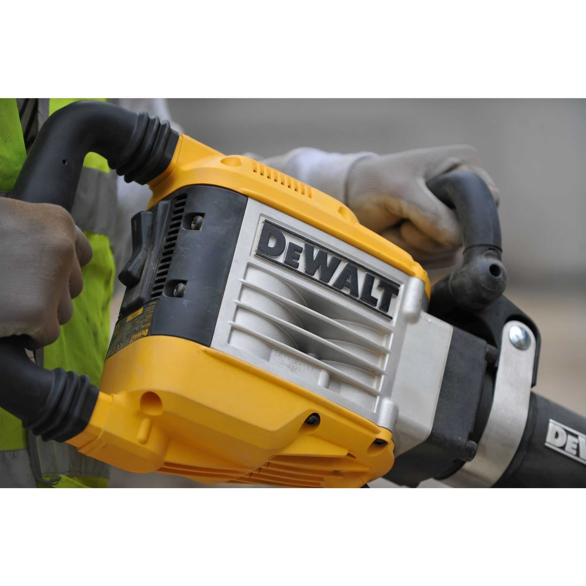 DeWALT - D25961K-QS 30мм HEX Къртач 16кг, антивибр. др.куфар 30мм HEX