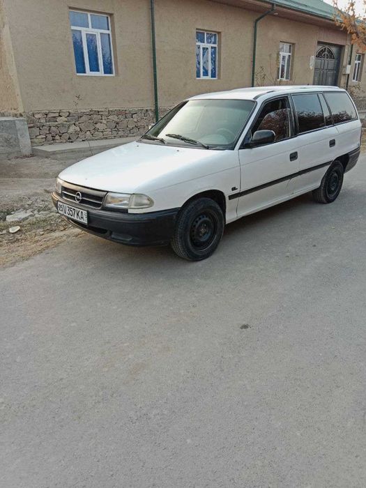 Опел Астра универсал