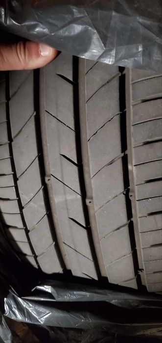 Гуми 4+1 Kumho ECSTA HS52 235/55 R17 103W