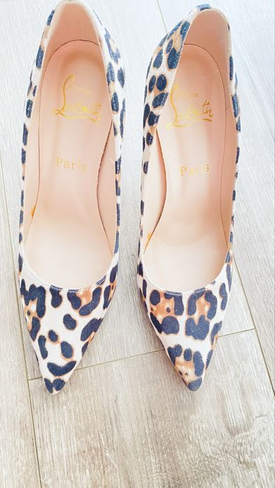 Обувки с висок ток