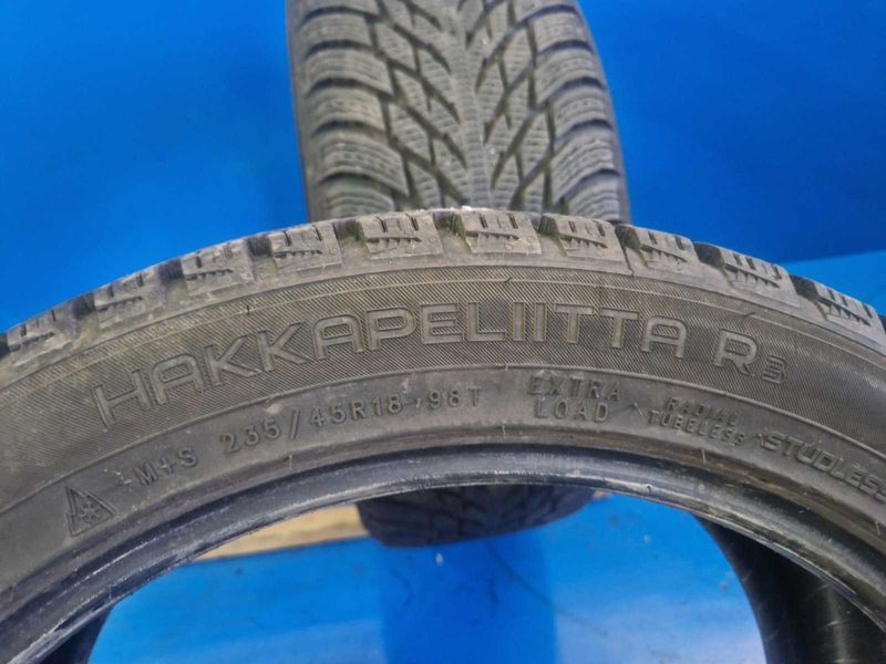 2 Nokian R18 235/45
зимни гуми DOT4819