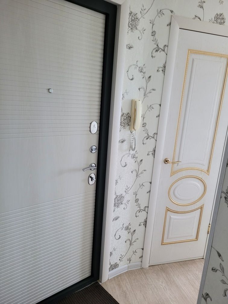 Продам 3-х комнатную улучшенную квартиру в 4мкр г. Аксу.