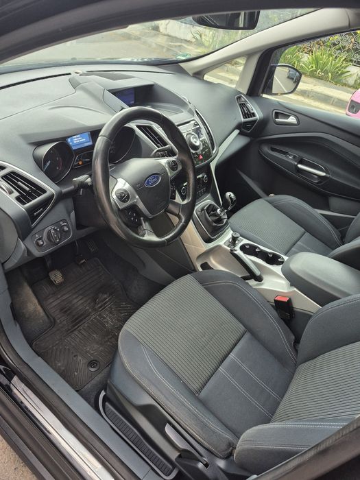 Vând schimb Ford c max