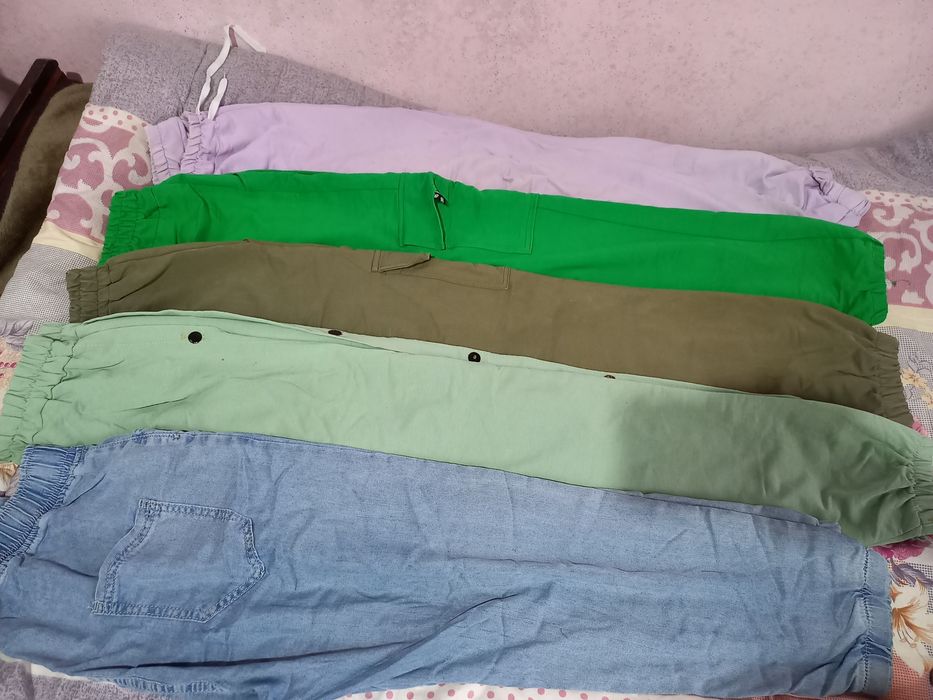 Осенние и полуосенниеспортивные  трико. Цвета как на фото.