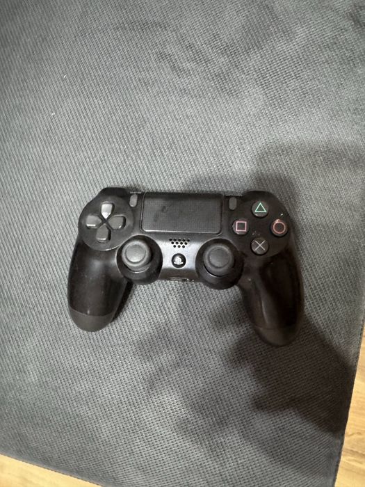 Playstation 4 slim 1TB