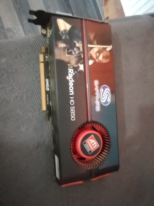 vând Radeon HD 5850 saphire