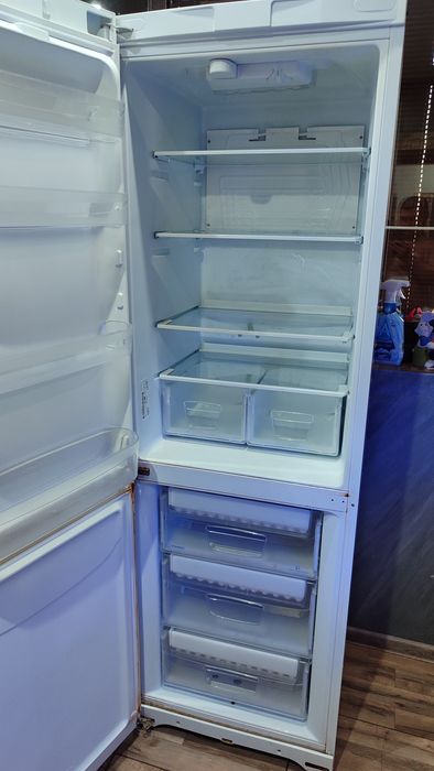 Хладилник с фризер indesit