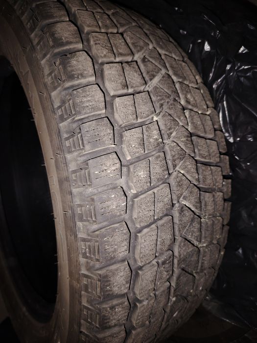 Продам комплект шин на кроссовер