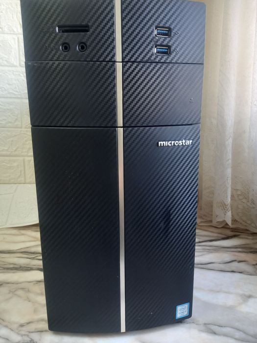 Геймърски компютър Medion Intel Core i7-6700 16gb SSD GTX1050Ti