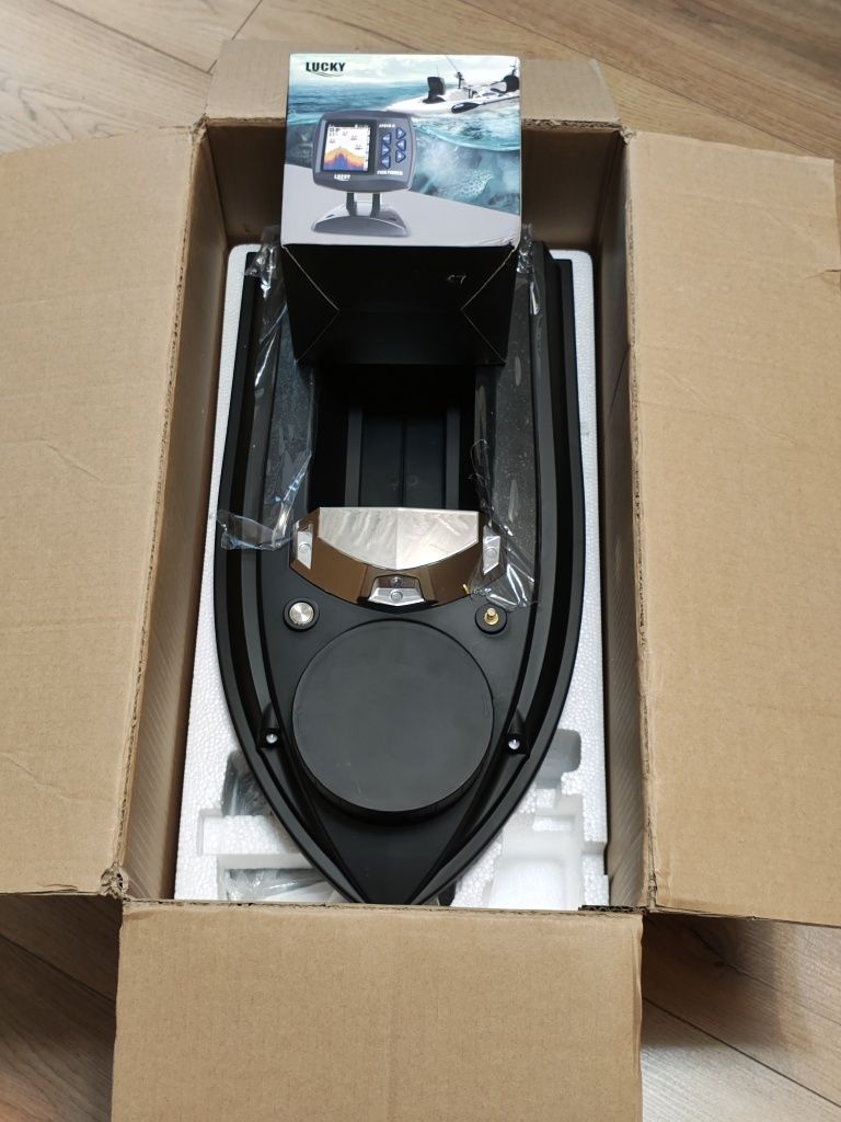Лодка Flytec V030 с GPS автопилот + гаранция и сонар по ваш избор