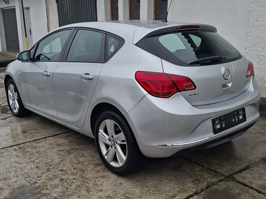 Opel Astra J--2014--1.7 tdci--Eiro 5
