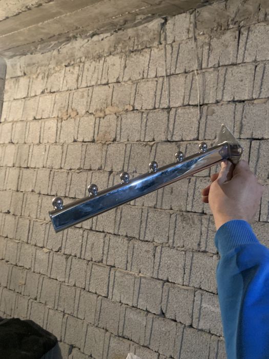 Вешалка крючки для магазина