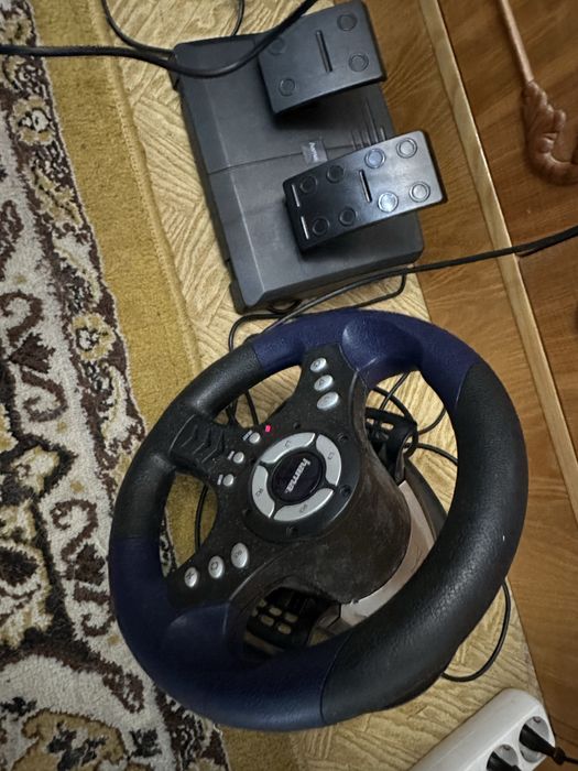 Volan si pedale pentru Playstation 2