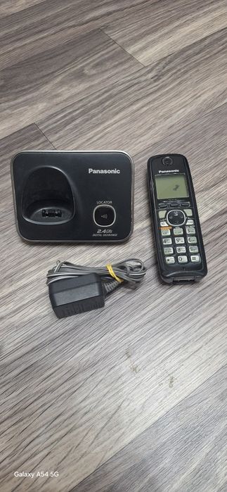 Panasonic KX-TG3711BX телефон в рабочем состояние