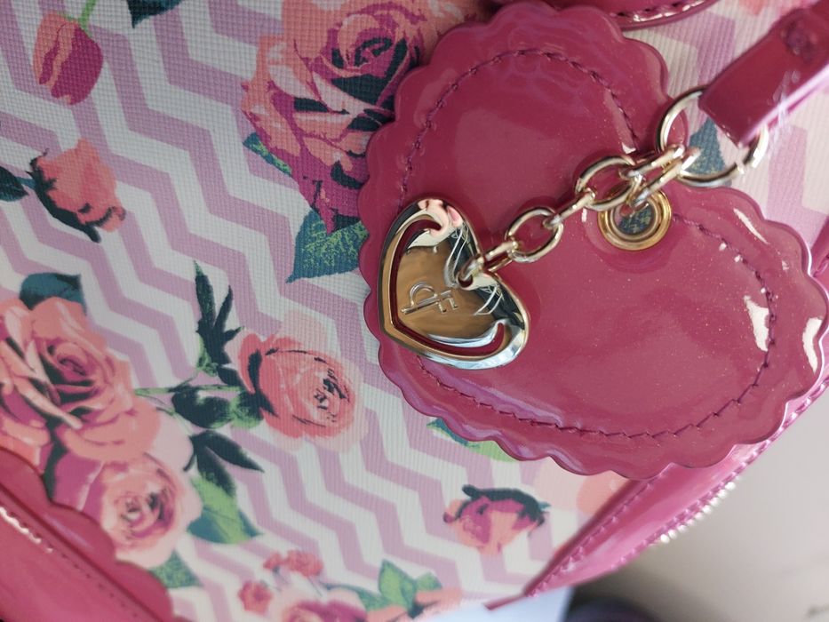 Продавам дамска чанта