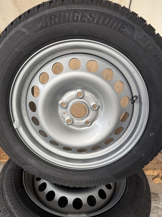 205/60/16 Bridgestone 4бр дот25