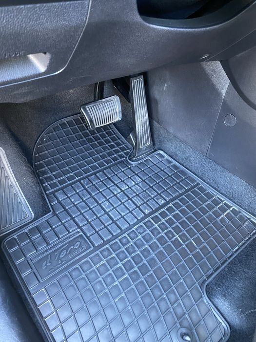 Текстилни и гумени стелки Hyndai ix35