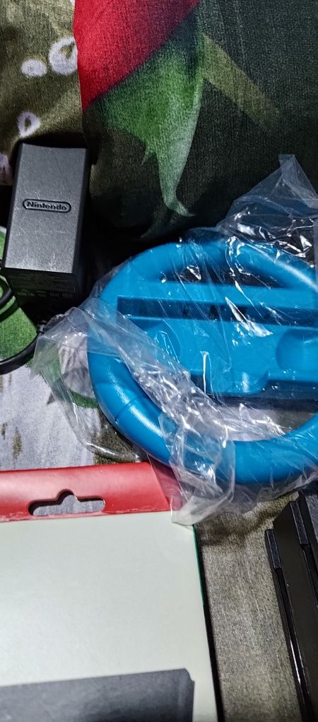 Nintendo Switch cu jocuri și accesorii