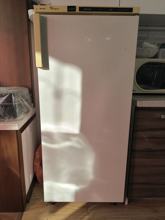 Продам морозильную камеру