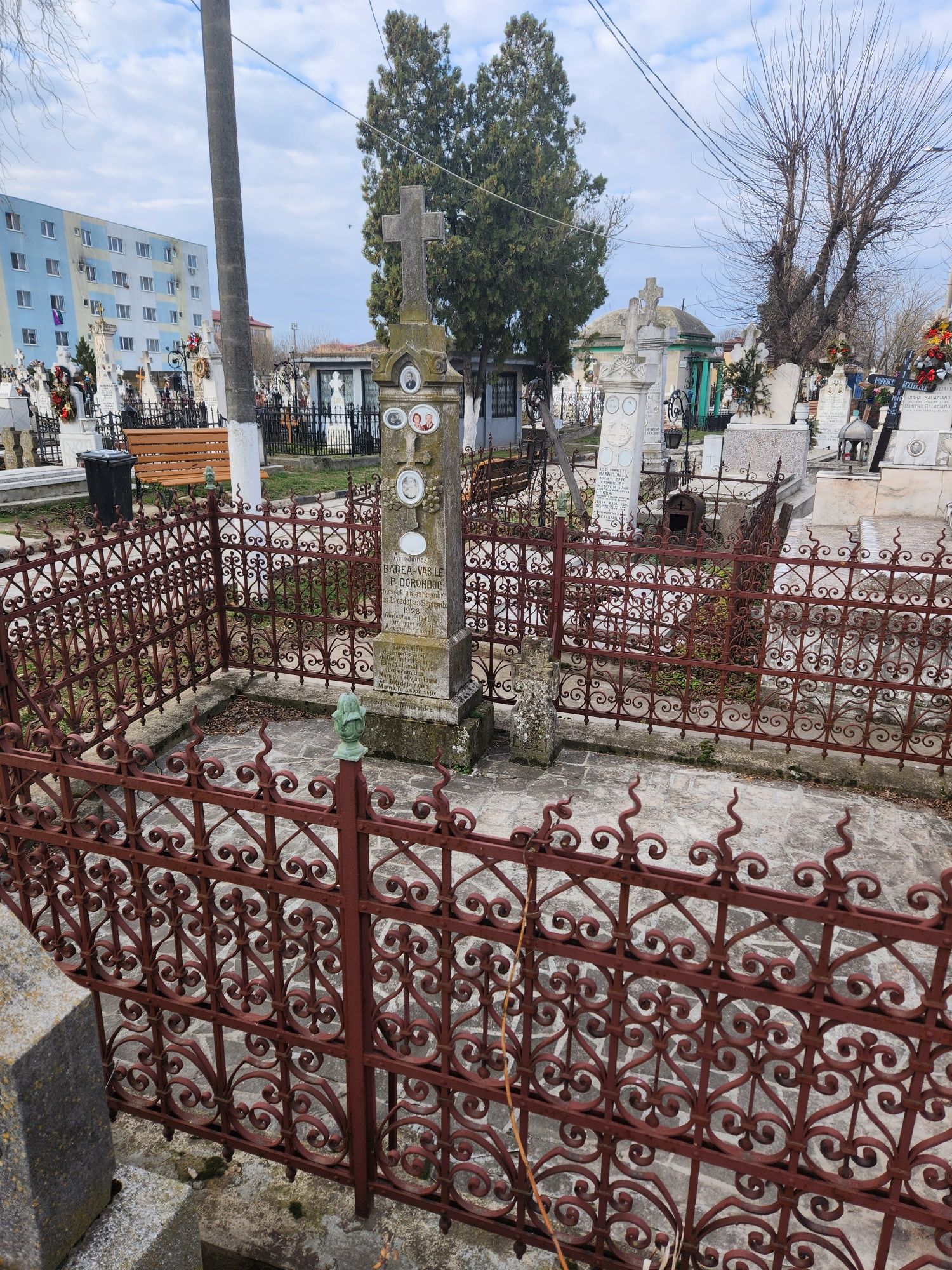 Cedez concesiune 3 locuri de veci in cimitir Sf Pantelimon Giurgiu