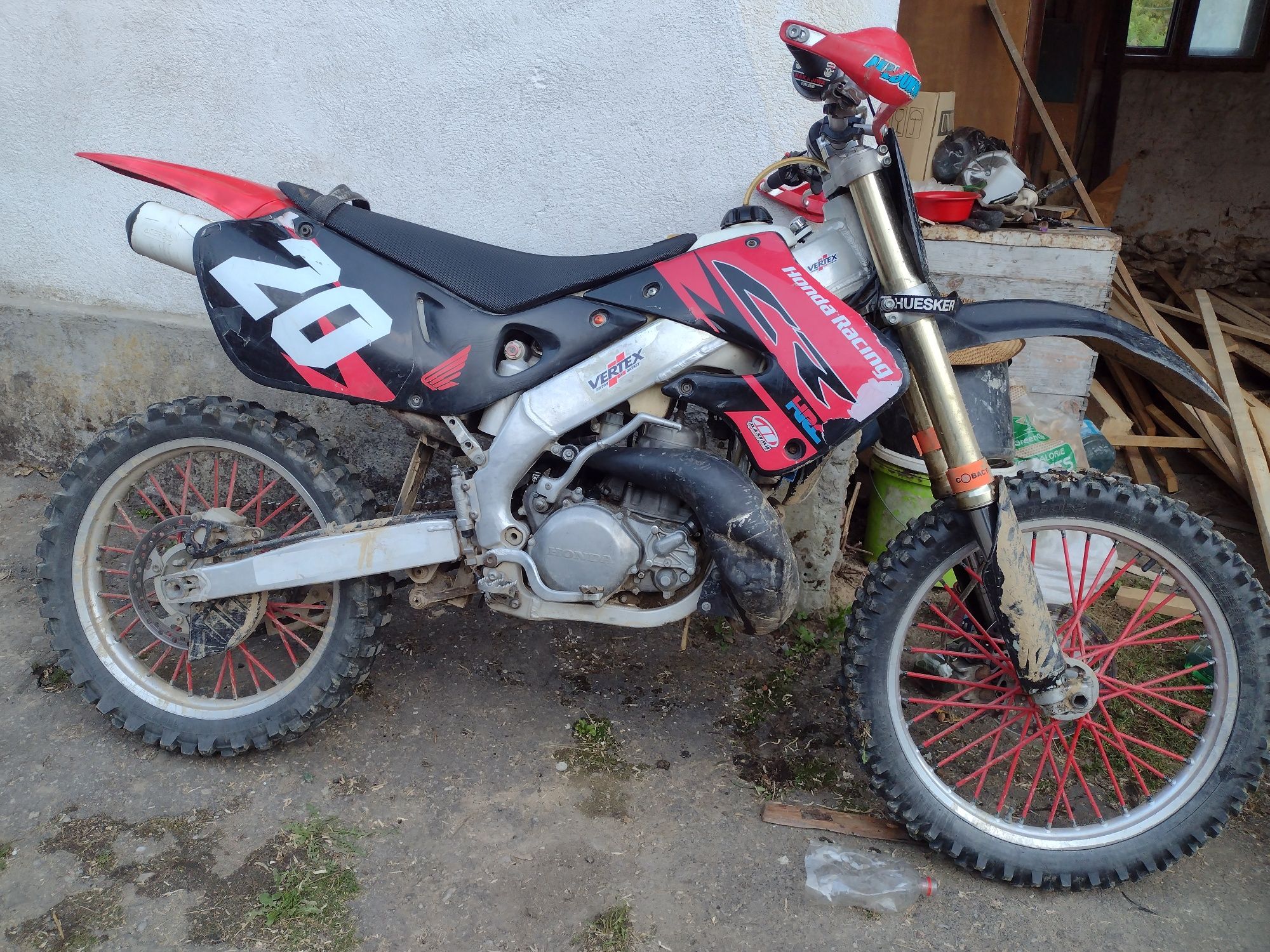 Honda cr250r 2 timpi (nu Yamaha, KTM, Suzuki, Husqvarna, Aprilia)