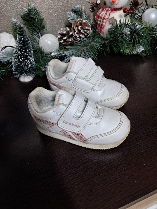 Vand papuci second-hand