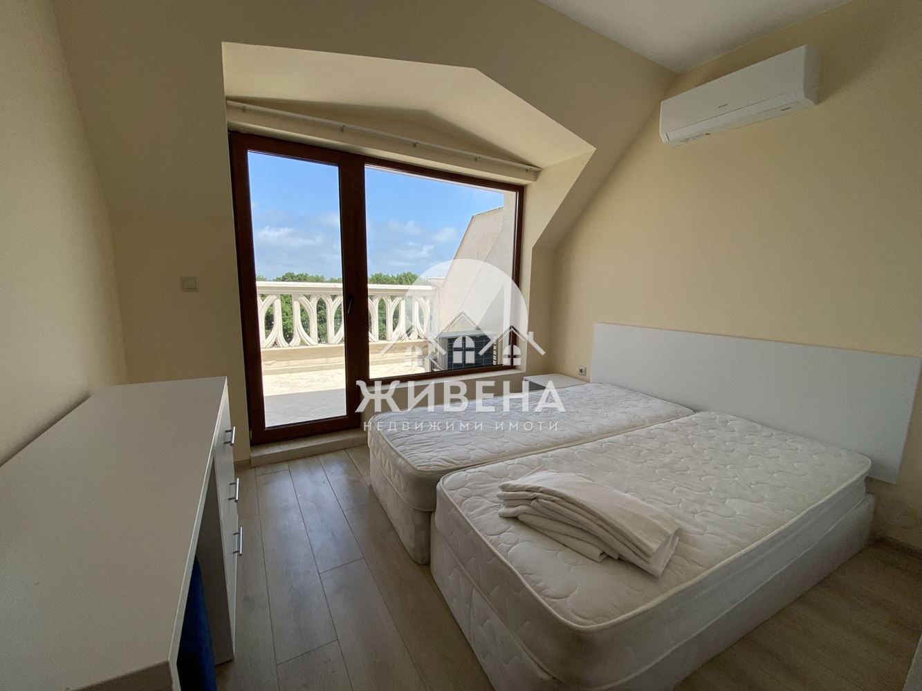 Продавам панорамен 2-стаен апартамент, кв. Аспарухово