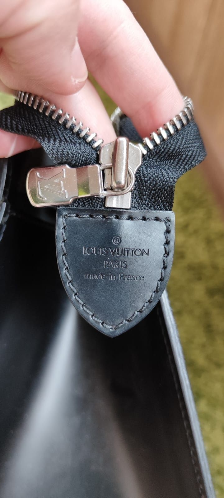 Louis Vuitton (портфель)